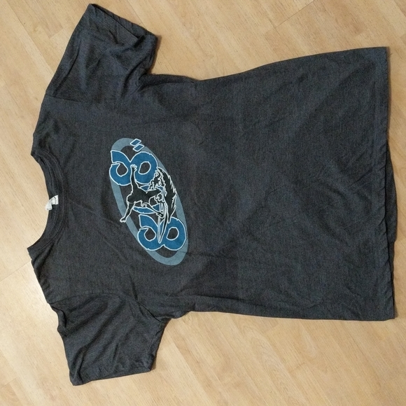 Dark-gray t-shirt with surf print in blue/white. Size M - Picture 2 of 6